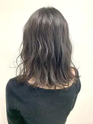 ミディアム カラー 色白に見える暗髪 梅田・増田のヘアスタイル