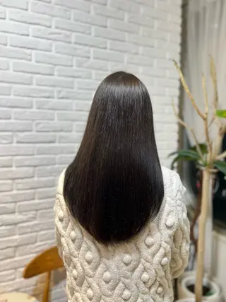 ロング カラー SLASHスラッシュ 小西結奈のヘアスタイル