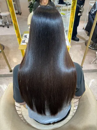 ロング Akane レイヤー/艶カラーのヘアスタイル