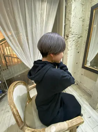 ショート カラー HAIR BASE ZAWAWA所属・レイヤー/ブリーチ｜ 特殊パーマ/赤澤のヘアスタイル