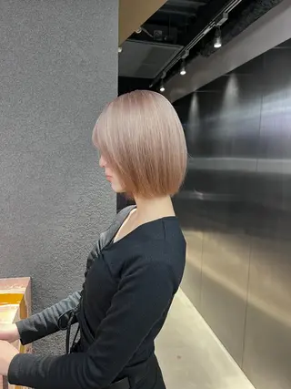 ショート カラー 紬/enne/ブリー チ/ハイトーンのヘアスタイル