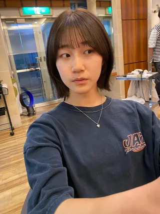 ショート カラー レイヤーカット /透明感/千葉怜寿のヘアスタイル