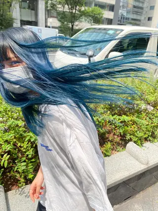 ロング カラー 梅田ハイトーン チダ ヒナノのヘアスタイル