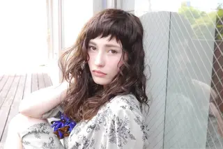 ミディアム セミロング パーマ 圧倒的美髪ストレート ツダケイタロウのヘアスタイル