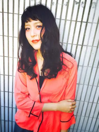 ロング カラー パーマ AnFye une qatllのヘアスタイル