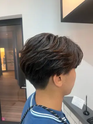 メンズ ダブルカラー寒色系 ボリューム改善ハヤトのヘアスタイル