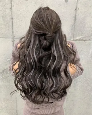 ロング LINOET名古屋所属・ダブルカラー🩶上村 純妃🩶名駅徒歩5分のヘアスタイル
