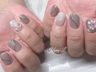 ネイル 芦辺 香奈のネイルデザイン