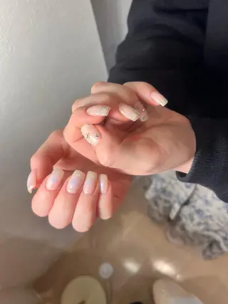 ミディアム ネイル each所属・𝐞𝐚𝐜𝐡 nanami🩰のネイルデザイン