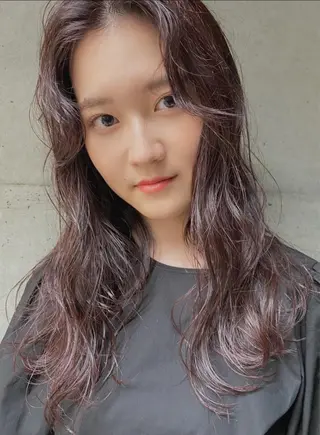 セミロング カラー パーマ ヘアアレンジ キッズ ネイル マツエク・マツパ umu.［韓国ヘア /ダウンパーマ］のヘアスタイル