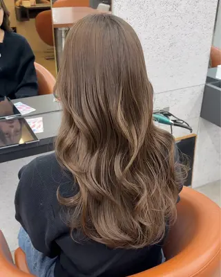 ロング カラー 高松 沙耶のヘアスタイル