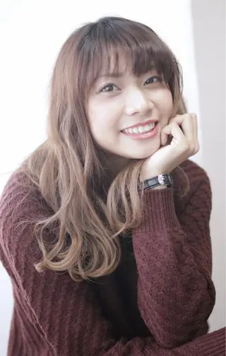 ロング カラー パーマ ヘアアレンジ 推し活専用 【派手髪】飯野ゆかりのヘアスタイル