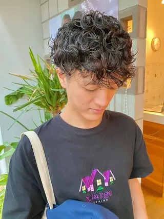 パーマ メンズ メンズパーマ/フェ ザーパーマ/古川晴輝のヘアスタイル