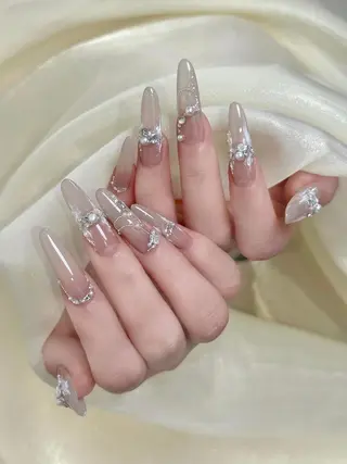 ネイル T. Leeのネイルデザイン