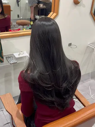 カラー Bond Story white所属・やまもと ここのヘアスタイル