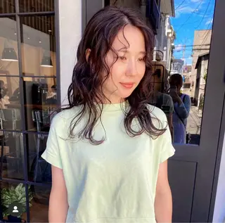 ミディアム ami/大阪/暖色 /レイヤーカットのヘアスタイル