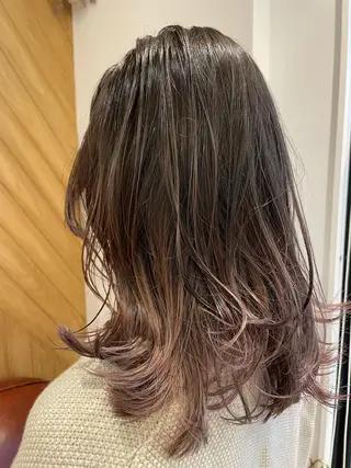 ミディアム カラー 井上 舞のヘアスタイル