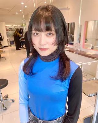 セミロング カラー HOLON池袋所属・ウルフカット ハッシュカット/七海のヘアスタイル