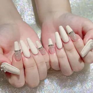 ネイル Queens 榊 まおのネイルデザイン