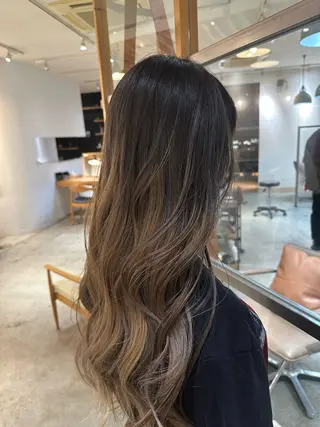 ロング カラー 山口 智也のヘアスタイル