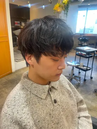 ミディアム パーマ メンズ RIN／韓国ヘア レイヤーカットのヘアスタイル