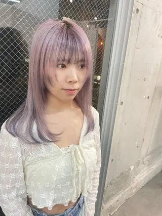 ミディアム 有人/バレイヤージュ /シャドールーツのヘアスタイル