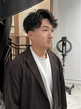 パーマ メンズ Qin shaire salon 原宿verno店所属・【センターパート】 ETO／江藤翼の眉毛・アイブロウイメージ