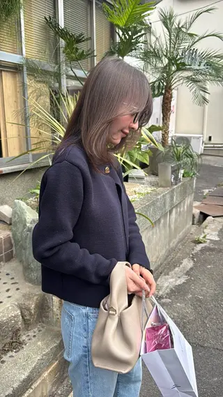 ミディアム 似合わせカット / 地毛風ストレートのヘアスタイル