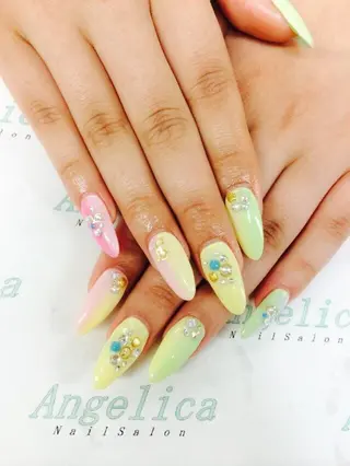 ネイル Angelica ネイリストのネイルデザイン