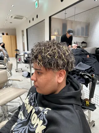 カラー パーマ メンズ 🐲ツイスパ🐲 フェード/龍のヘアスタイル