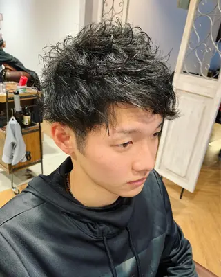 パーマ メンズ Lolonois池田 代表 鍜治本颯太のヘアスタイル