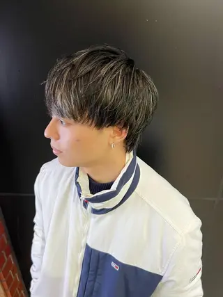 ショート カラー 豊崎 佑輔のヘアスタイル