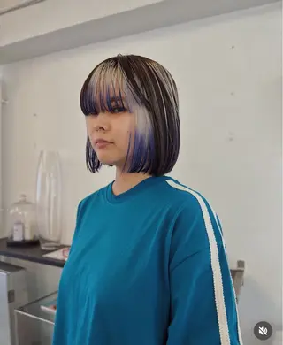 ショート カラー 楪 yuzuriha所属・Saaya/レイヤー /ブリーチ/ブロンドのヘアスタイル