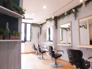 ロング カラー チビ編み込みエクステ シールエクステのヘアスタイル