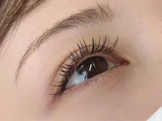 マツエク・マツパ eyelash salon Lumière (リュミエール)所属・Ciel リュミエールの眉毛・アイブロウイメージ