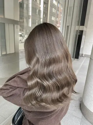 セミロング カラー 美髪美容師 くぼた店長🫧のヘアスタイル