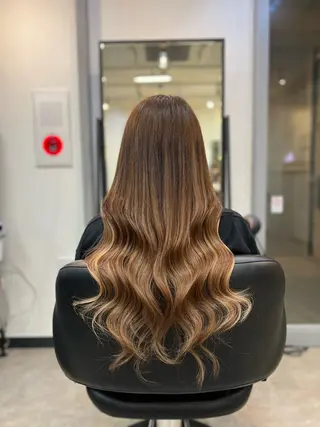 カラー 【DEST】 KAHOのヘアスタイル