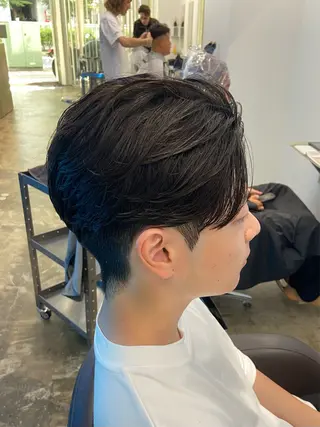 メンズ THE DAY TOKYO men's cut 表参道/青山所属・メンズセンターパート 外人風ヘア/KOTAのヘアスタイル