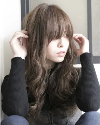 カラー aisle所属・松岡 楓奈のヘアスタイル