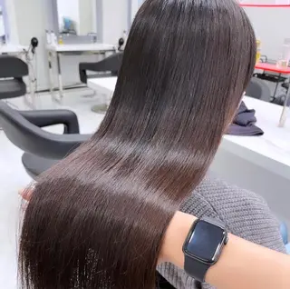 ロング カラー 𝘳𝘺𝘰𝘬𝘢 髪質改善／ブリーチのヘアスタイル