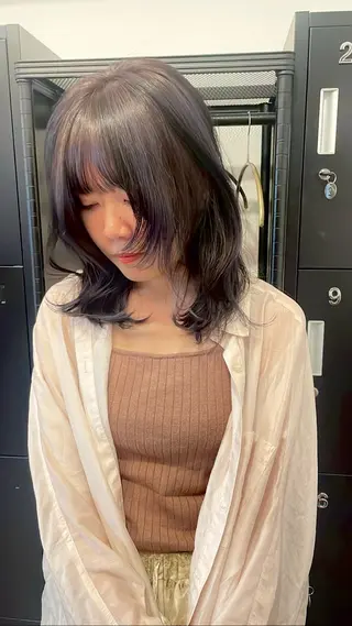 セミロング カラー ZOA classic hair所属・東 みのりのヘアスタイル