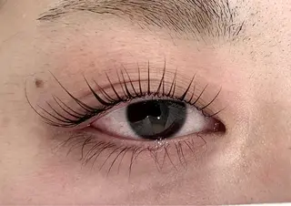 マツエク・マツパ Fiara 四条烏丸店所属・Fiara四条烏丸店 三浦やすみんのマツエク・マツパデザイン