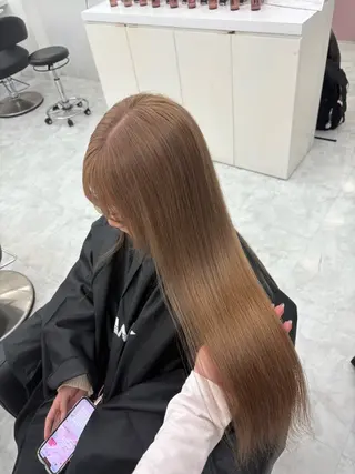 カラー ベージュ/ブラウン/ ナチュラルレイヤーのヘアスタイル