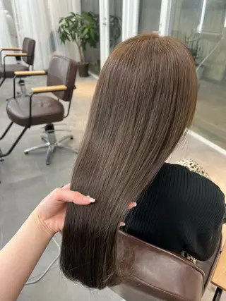 ロング カラー 宇田川 結菜のヘアスタイル