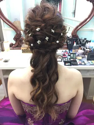 ロング ヘアアレンジ グランパルティータ所属・石丸 洋子のヘアスタイル