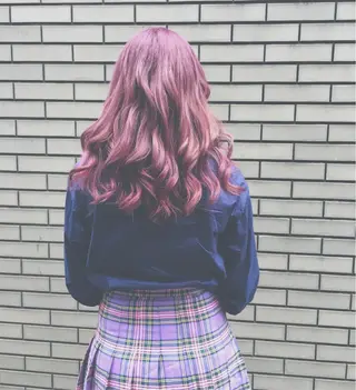 ロング カラー ブリーチ、パーマ 西部笑のヘアスタイル