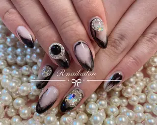 ロング R NAILSALONのネイルデザイン