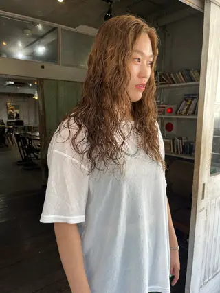 ロング パーマ ハイトーン/顔まわり レイヤー/YUKAのヘアスタイル