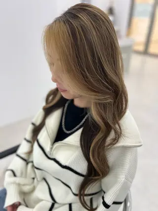 ロング カラー 吉田 悠乃のヘアスタイル