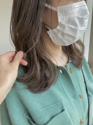 ミディアム roka ノゾミのヘアスタイル